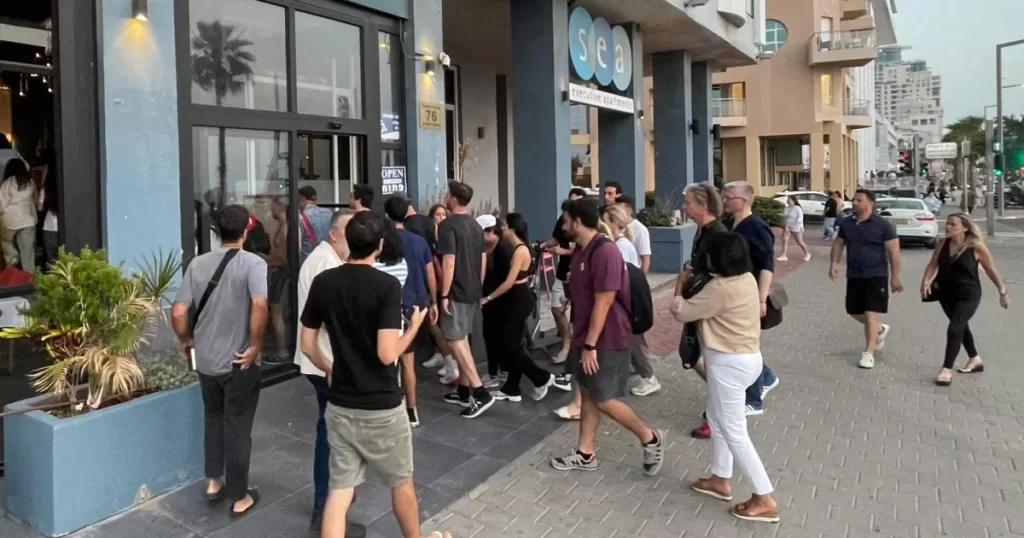 مغردون يرحبون بصواريخ الحوثي التي ضربت إسرائيل