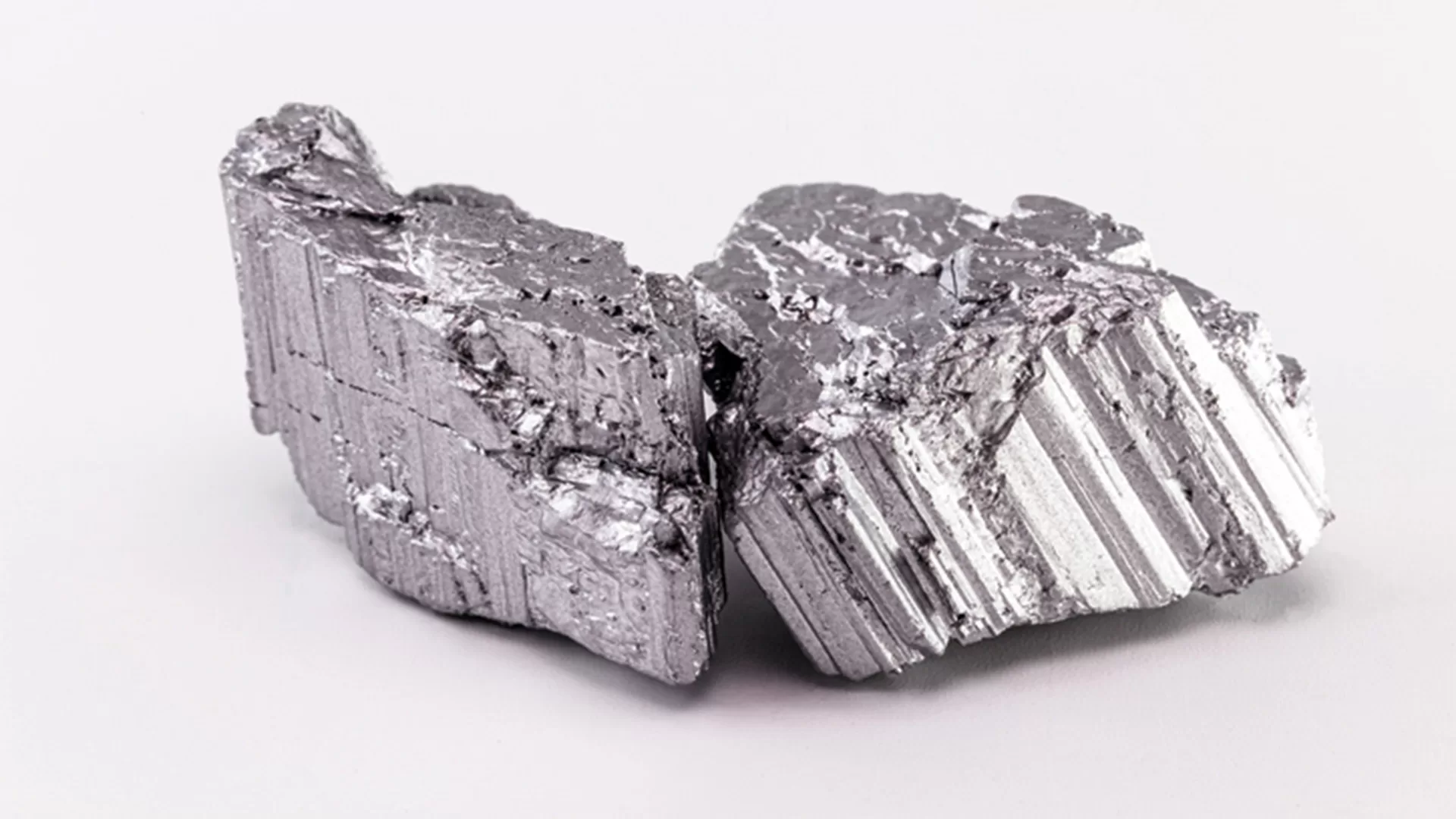 نقص المعادن النادرة من الصين يهدد سلاسل الإمداد العالمية