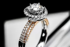 هل تعرف “الموزانايت”؟ الجوهرة الشبيهة بالماس ذات التكلفة المنخفضة والتي يصعب تمييزها.