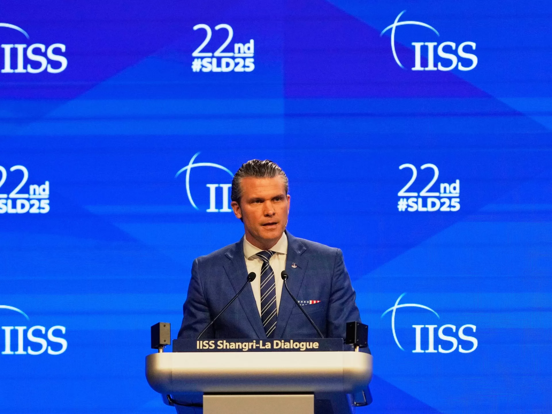 وزير الدفاع الأمريكي ينبه من تهديد صيني وشيك