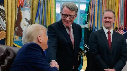 يتوقع ثلثي الشركات على مستوى العالم الآثار السلبية من التعريفات