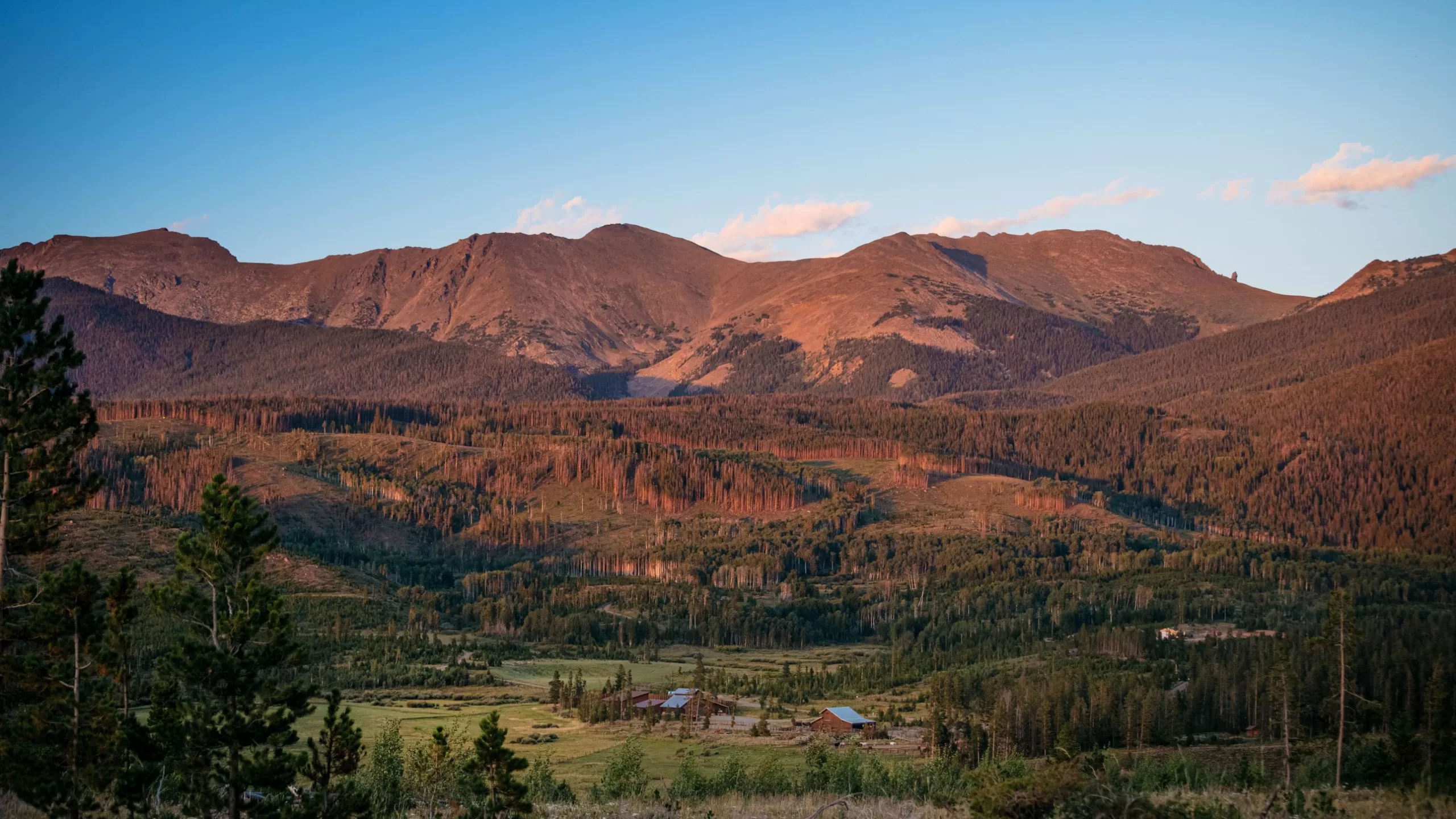 أفضل 13 مكانًا للإقامة في متنزه روكي ماونتن الوطني والمناطق scaled