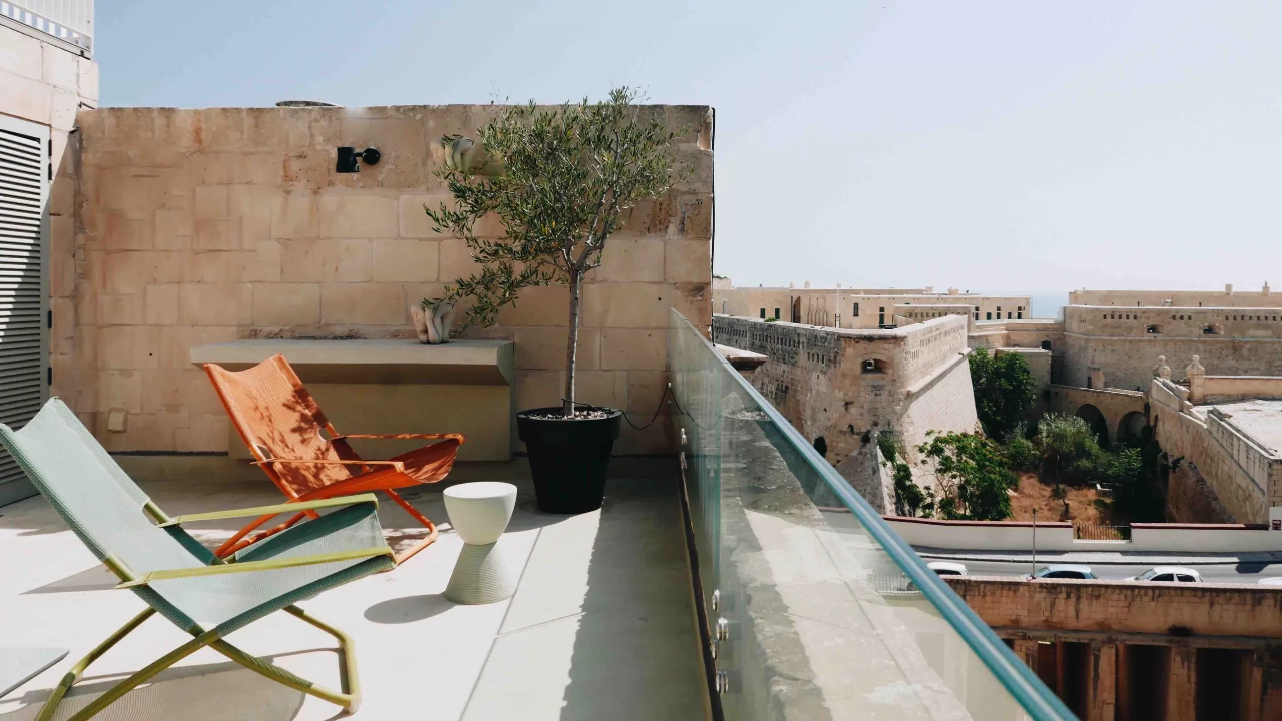 أفضل 6 أماكن إقامة عبر Airbnb في مالطا، من شقق scaled