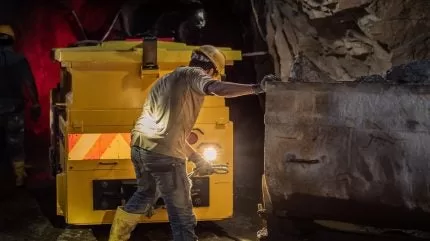 إكوادور تعيد فتح سجل تراخيص التعدين بعد سبع سنوات