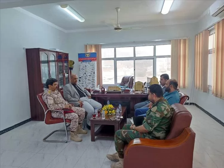 اجتماع موسع في هيئة مصائد البحر العربي يبحث الانتهاكات التي يتعرض لها الصيادين