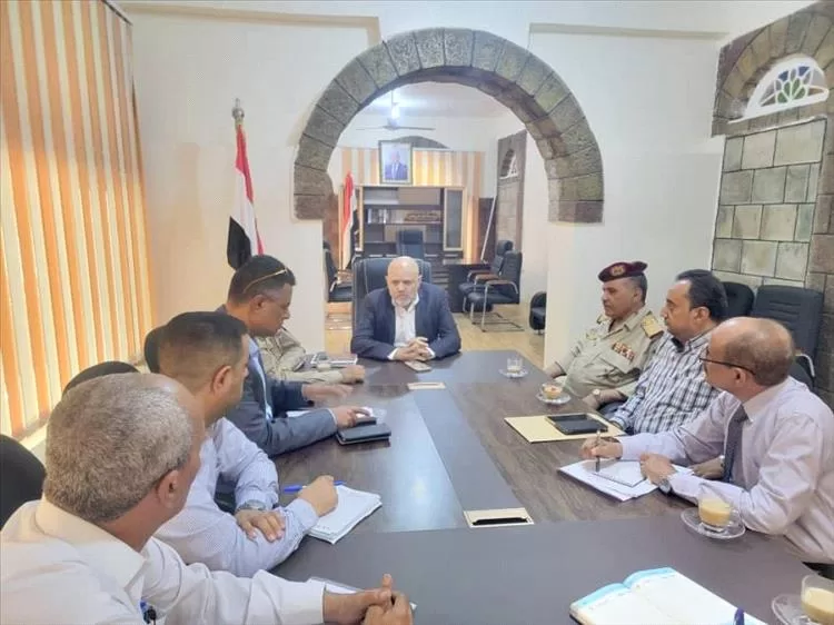 اجتماع في تعز يناقش الإجراءات اللازمة لإنهاء أزمة الغاز