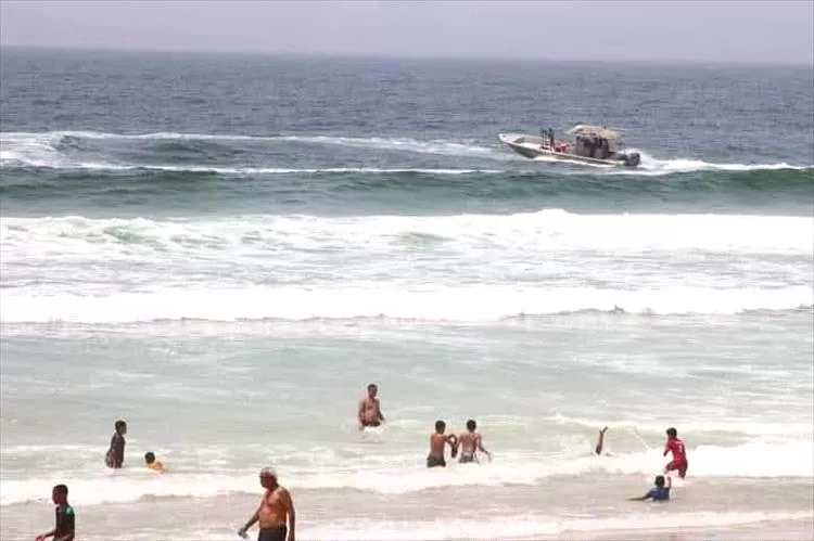 إنقاذ ثلاثة شبان من الغرق في سواحل حضرموت