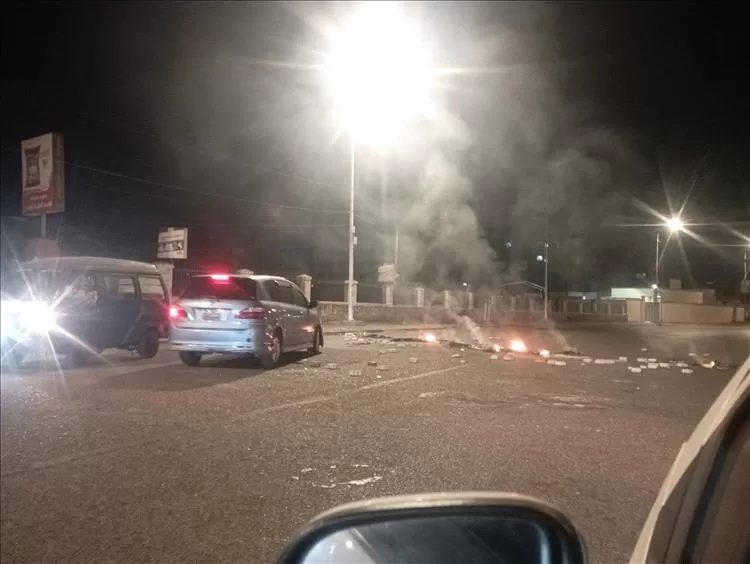 عدن: احتجاجات فجر الاثنين في الشيخ عثمان بسبب انقطاعات الكهرباء