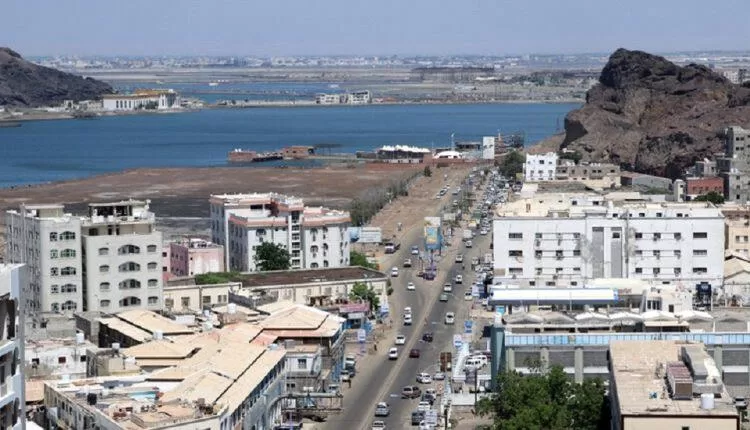 عدن تغرق في الظلام مجددًا.. 18 ساعة انطفاء كهربائي متواصلة صباح الاثنين