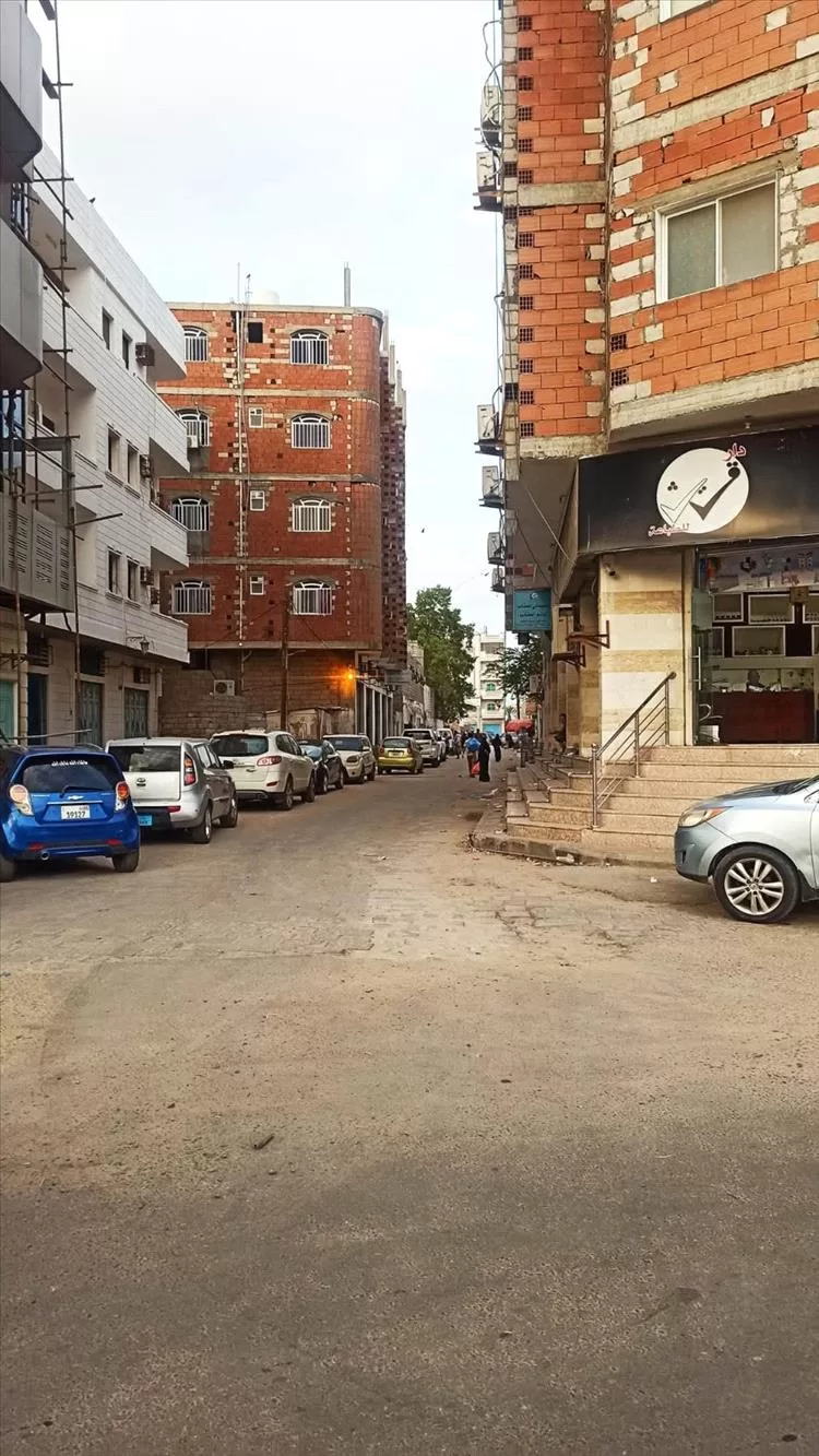 الرزمت.. من زقاق نائم إلى حيّ نابض بالحياة في قلب كريتر