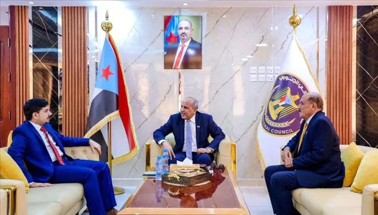 الكثيري يلتقي نائب وزير المياه والبيئة ويؤكد على أهمية تكامل الجهود لمواجهة التحديات