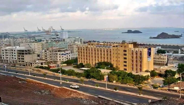 عدن.. الإيجارات بالريال السعودي تضاعف معاناة المواطنين وسط مطالب بإعادتها إلى العملة المحلية