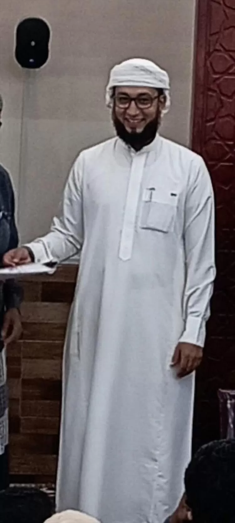 قوة أمنية ملثّمة تختطف إمام مسجد في المنصورة فجر الخميس وتطلق النار داخل المسجد