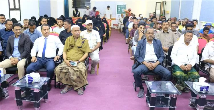 حضرموت.. تدشين توزيع منتجات الطاقة الشمسية للأسر المستضعفة ضمن مشروع تمكين المرأة في مشاريع الطاقة المتجددة