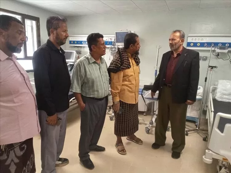 مدير عام الصحة بأبين يزور مركز العزل للحميات بخنفر