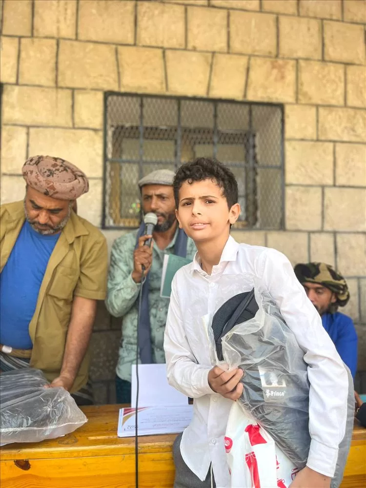 مدرسة شعب البارع بيافع رصد تُكرّم المعلمين والطلاب المتفوقين برعاية صندوق التكافل الاجتماعي