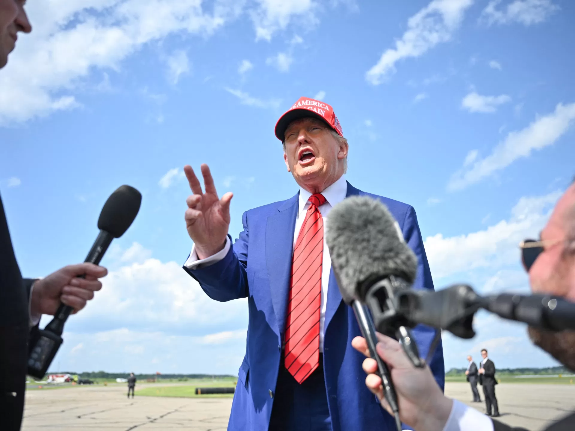 ترامب يطالب بإبقاء أسعار النفط منخفضة