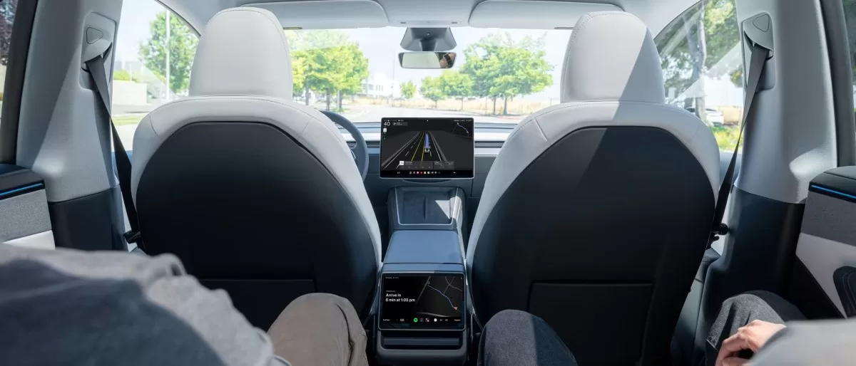 tesla-robotaxi-interior