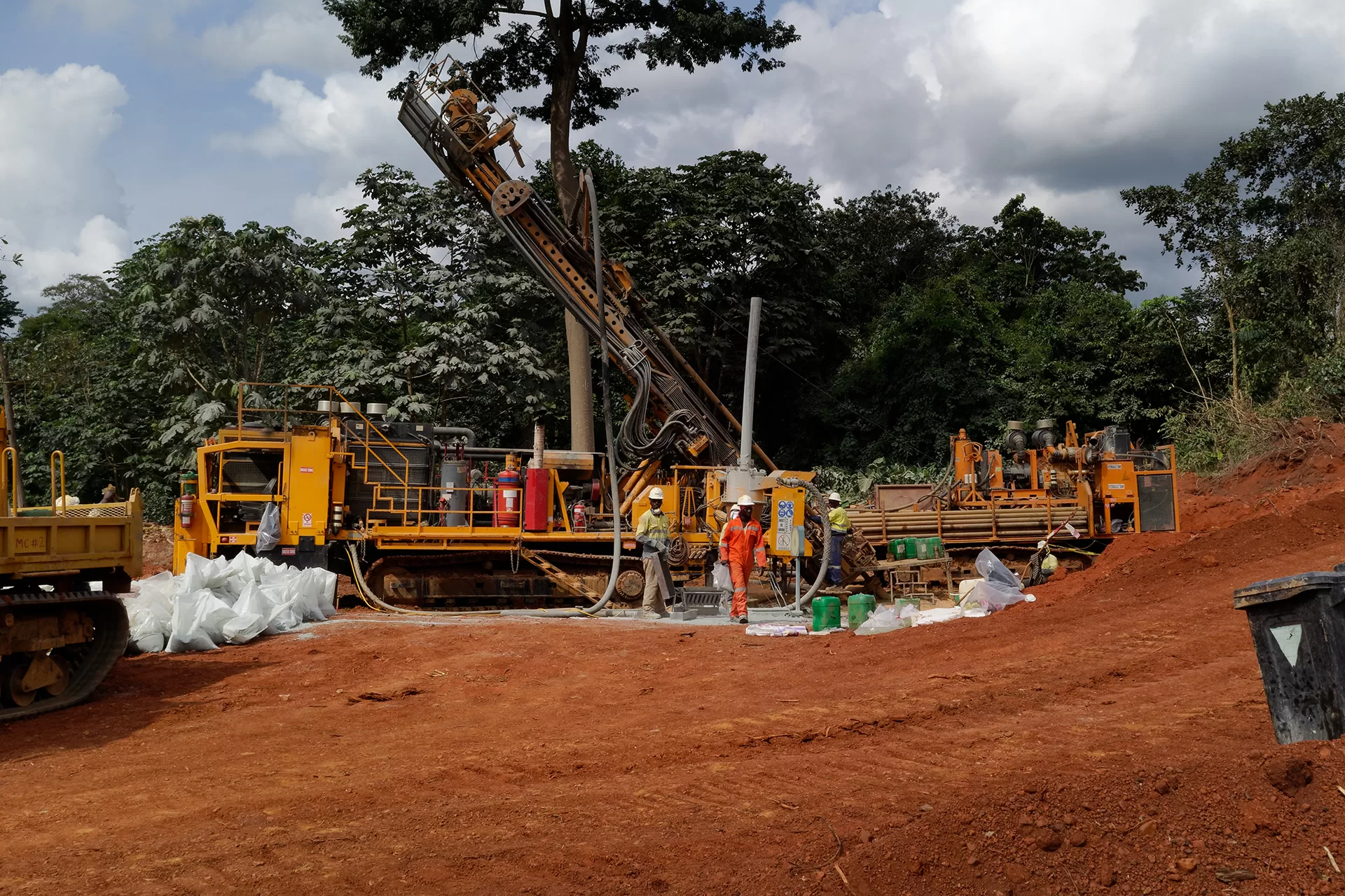 ثروات غرب أفريقيا: مركز منافسة عالمية على مستقبل التقنية