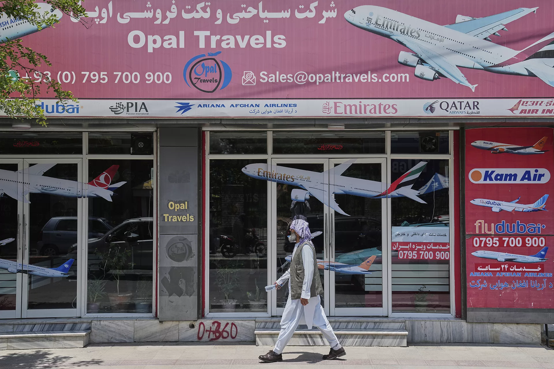 ما يجب معرفته عن قرار ترامب حظر دخول مواطني 12 دولة