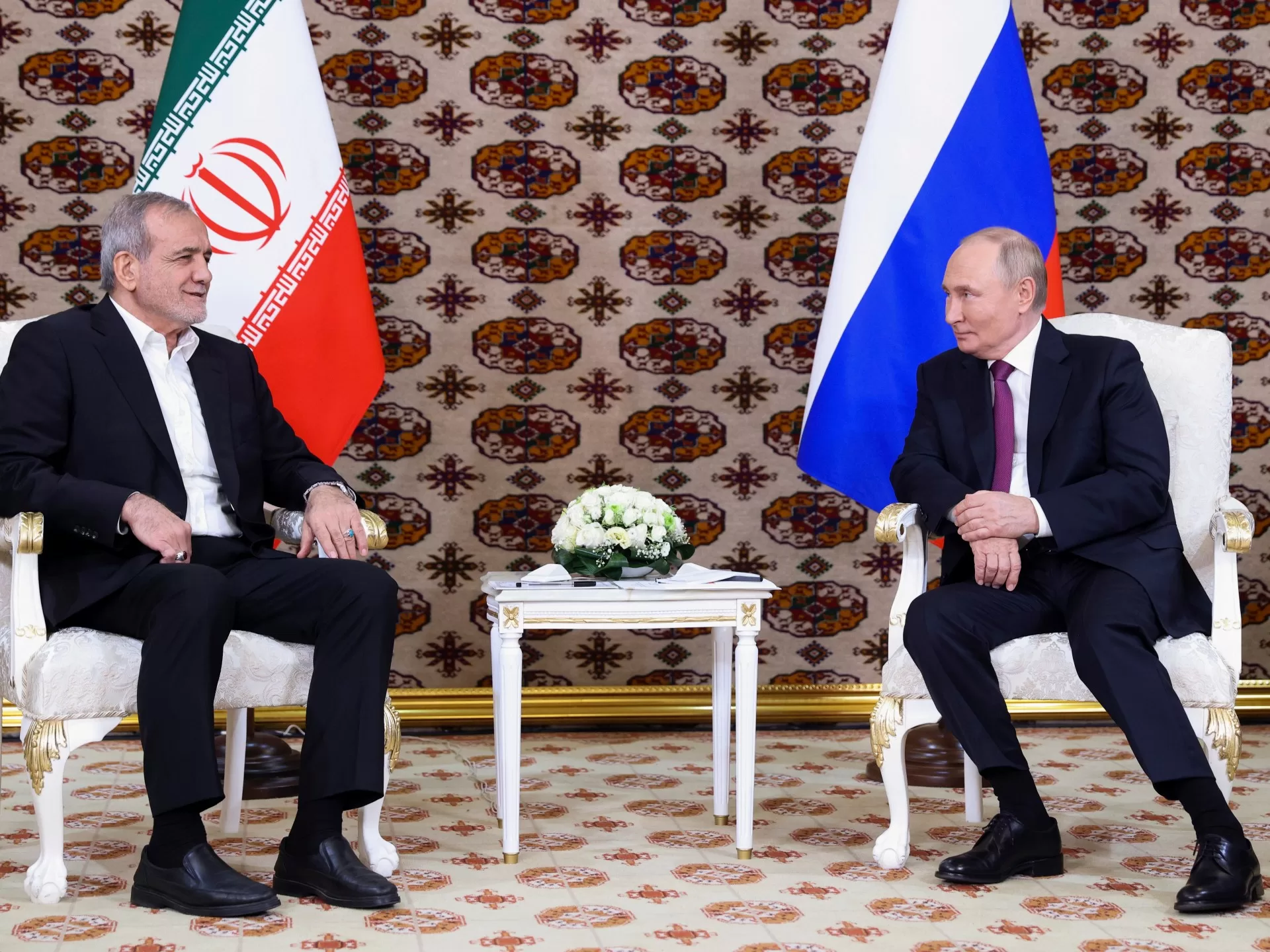 روسيا: مختصون يعتبرون استهداف المنشآت النووية الإيرانية تعدياً على النطاق الجغرافي الممنوعة.