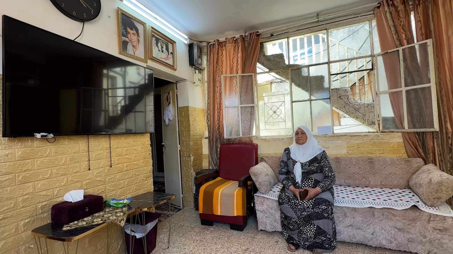 قرار بإخلاء منزلين مطلين على الأقصى لصالح مستوطنين