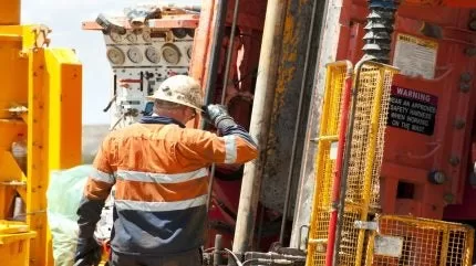 قوة ميتاليك تحصل على مطالبات معدنية من Li Ft