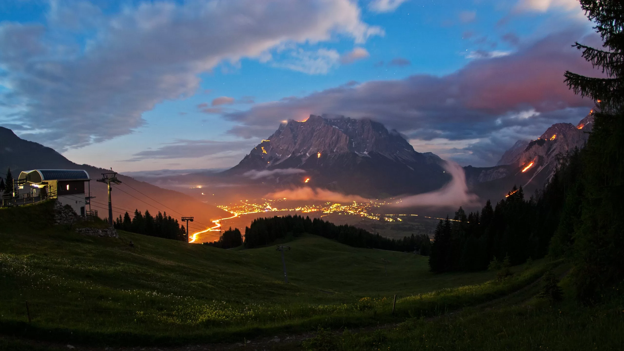 كيف يتم الاحتفال بحدث الانقلاب الصيفي حول العالم scaled