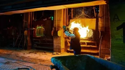 يبدأ مصنع النحاس في كوتش التابع لشركة أداني معالجة الخامات