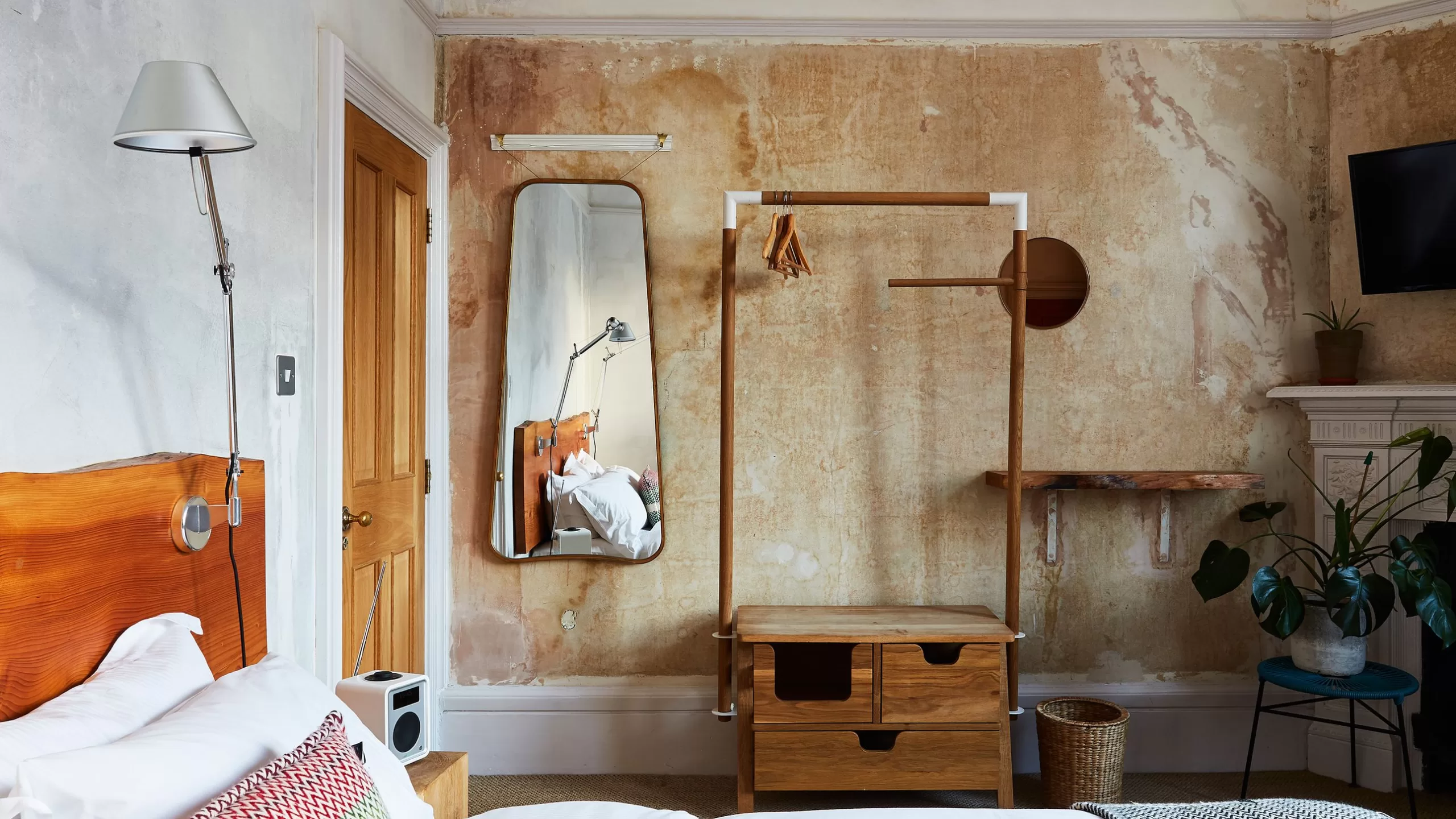 10 فنادق ميسورة التكلفة في لندن للعائلات ورحلات الفتيات والمسافرين scaled