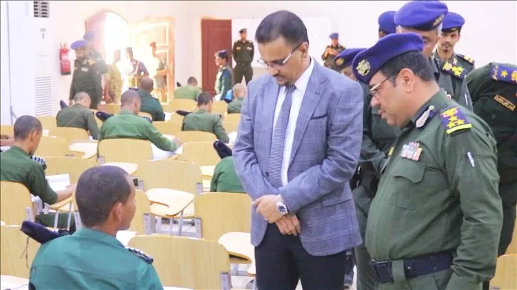 الأمين العام لمحلي حضرموت يدشّن امتحانات الفصل الدراسي الثاني للمستويين الثاني والرابع بكلية الشرطة للعام الدراسي 2024-2025م