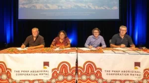 PKKP وريا تينتو يوقعان صفقة لعمليات خام الحديد