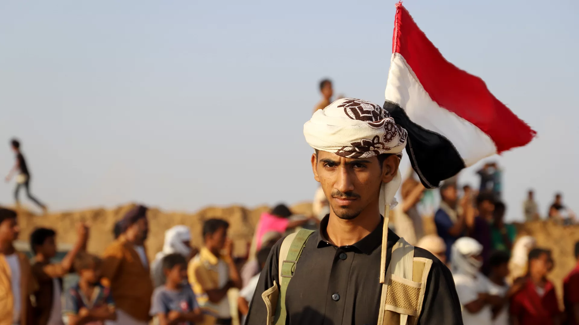 إثارة جدل حول شال رجالي يبرز التفاوت الطبقي في المواطنون اليمني على وسائل التواصل الاجتماعي