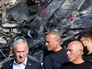 إسرائيل: بين فرحة الهجوم الأمريكي وصدمة الرد الإيراني