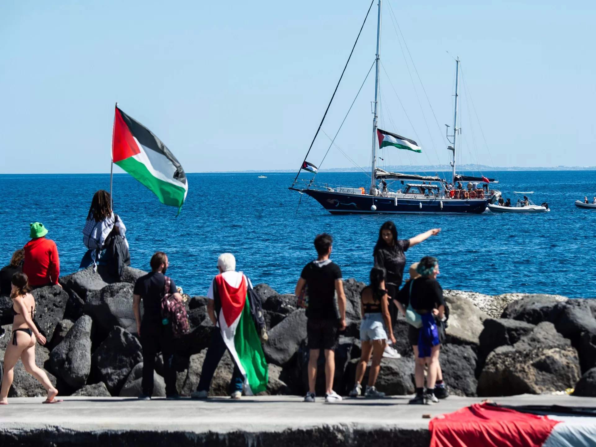 إسرائيل تقرر إبعاد 6 متطوعين من سفينة مادلين