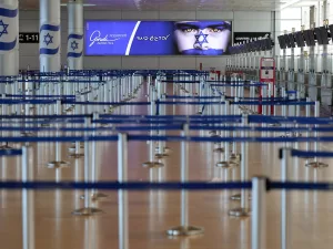 إغلاق مطار بن غوريون يُجبر إسرائيليين على السفر عبر البر
