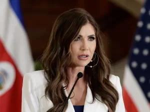 اتفاقات أمريكية مع غواتيمالا وهندوراس لإعادة اللاجئين الراغبين في اللجوء