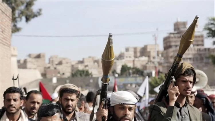 الحوثيون يعلنون جاهزيتهم لفتح طريق حيوي بين تعز وعدن