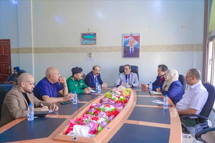 اللجنة الوطنية للتحقيق تبحث مع السلطات المحلية والأمنية في شبوة مستجدات حقوق الإنسان وتعزيز آليات الحماية