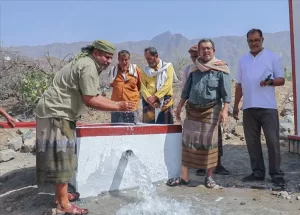 اخبار المناطق – تدشين مشروعات مائية في مديرية لودر بتمويل من الهلال الأحمر القطري