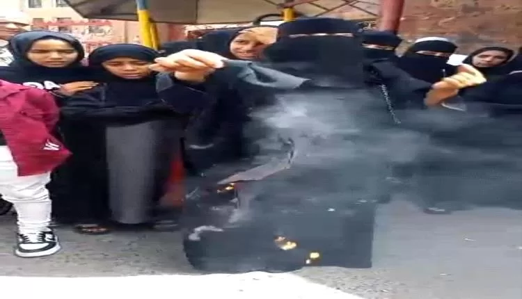 احتجاجات غاضبة في تعز رفضًا لاستمرار احتجاز مقطورات الغاز