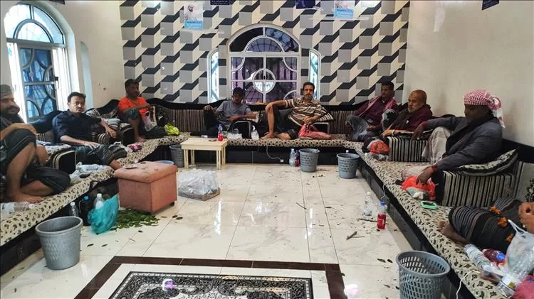 في زيارة ودية.. المحامي عارف الحالمي يلتقي بشخصيات مجتمعية وأمنية في يافع رصد