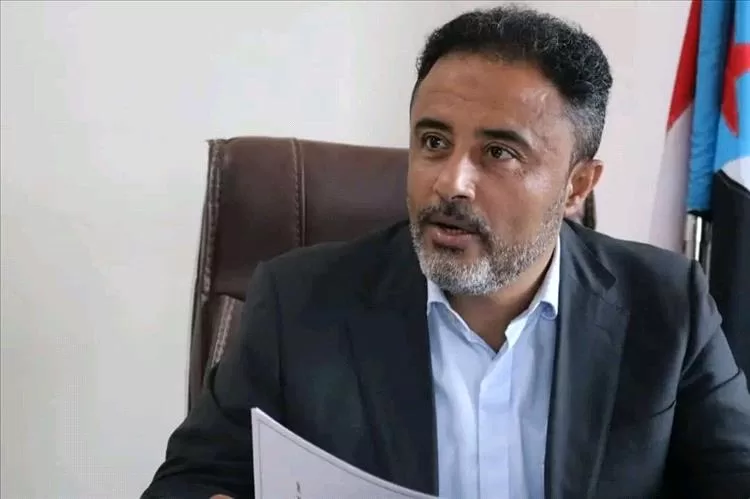 رئيس انتقالي أبين يوضح موقف المجلس بشأن فتح طريق جبهة ثرة