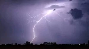 اخبار المناطق – صواعق رعدية تؤدي إلى وفاة ثلاثة أفراد في محافظتي المحويت وحجة