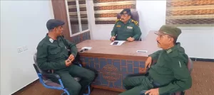 اخبار المناطق – قائد شرطة شبوة يقوم بزيارة لإدارة مكافحة المخدرات ويشدد على أهمية تعزيز الجهود لمواجهة المشكلة