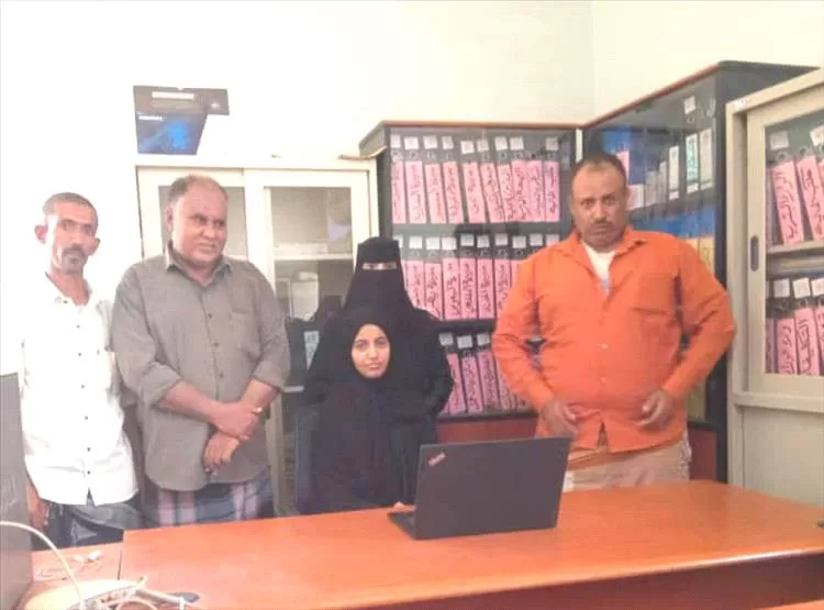 مشاركة الطالبة فاطمة عبد الواحد في التصفيات النهائية لتحدي القراءة العربي – محافظة لحج