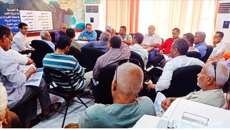 قيادة صندوق النظافة عدن تناقش خطة العيد بحضور مدراء الإدارات ورؤساء الأقسام