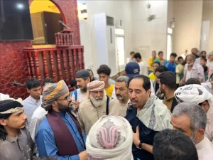 اخبار عدن – تقدير كبير لموقف نايف البكري بعد زيارته لمسجد عمر بن الخطاب عقب الحادثة الأخيرة