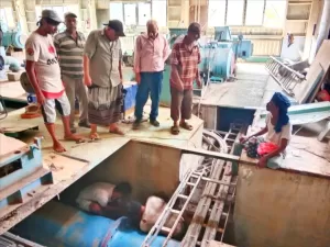 اخبار عدن – كسر في أنبوب مياه رئيسي بالبرزخ وفرق الصيانة تعمل على الإصلاح