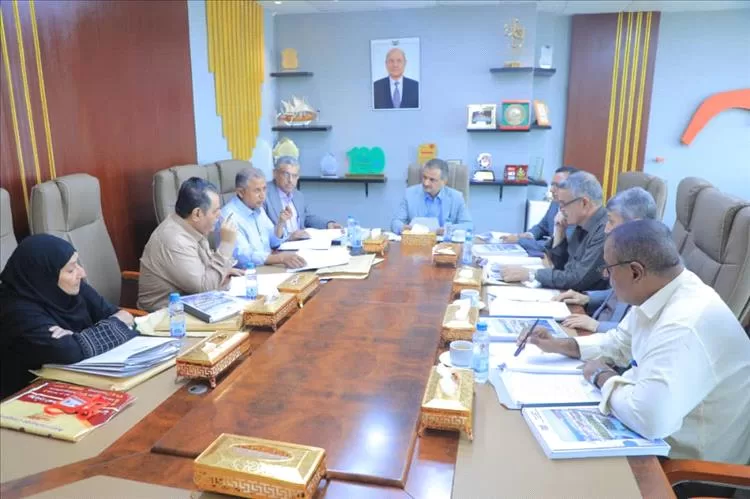 لملس يترأس اجتماعًا لمجلس إدارة صندوق النظافة والتحسين